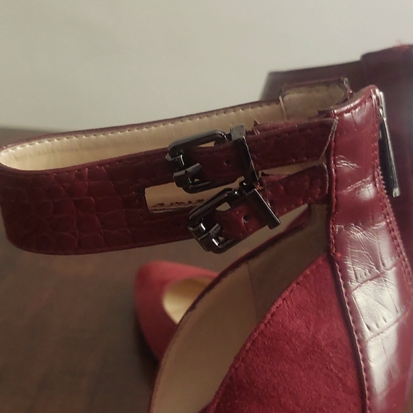 Jessica Simpson Suede Stilletto Heels - Picture 5 of 6